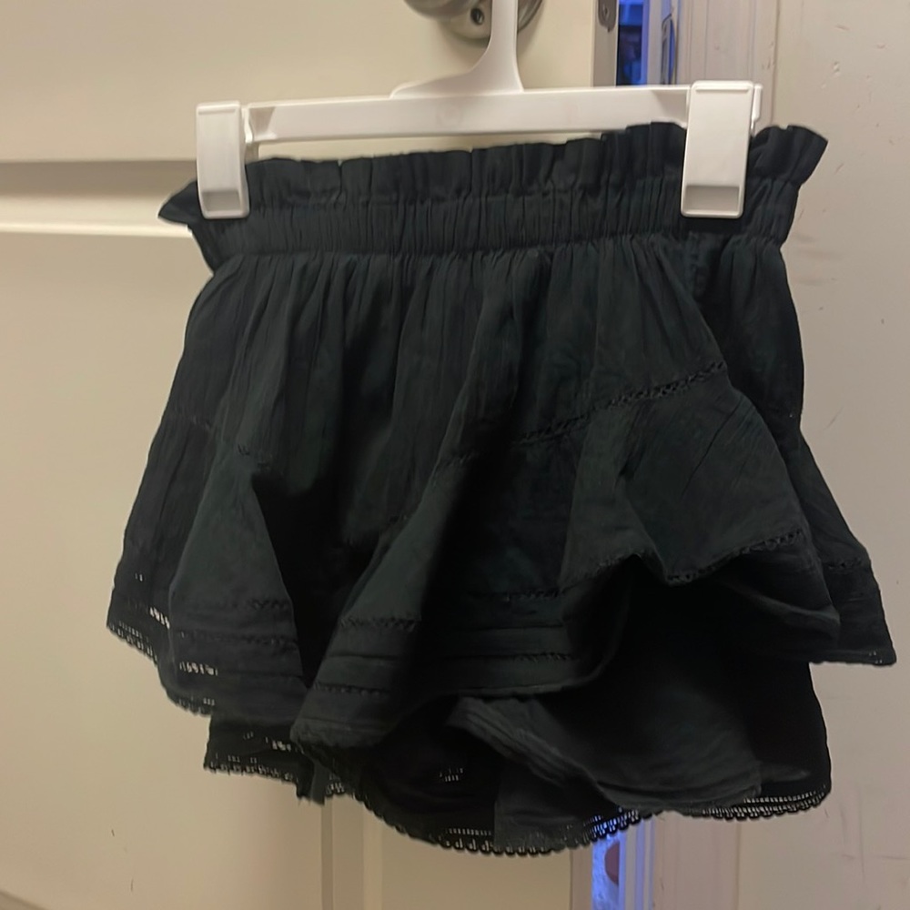 super cute black skirt! trendy and preppy NEVER WORN
